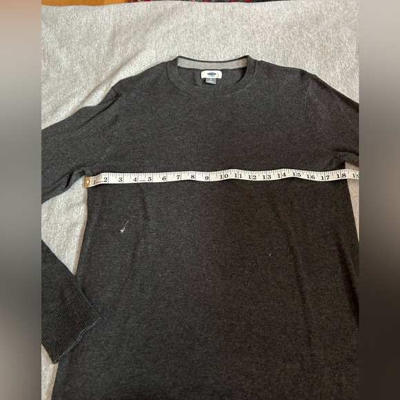 Old Navy Grey Crew Neck Long Sleeve Sweater - Picture 4 of 4